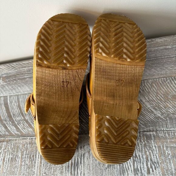 Sanita - The Original Danish Clog Mustard Yellow - Picture 7 of 9